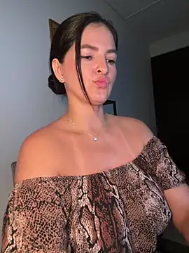 Snapshot of Carolina_Novoa chatting on January 2025 10:44:02 PM Carolina Novoa online show from January 2025 10:44:02 PM