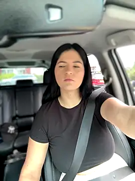 Carolina Novoa online show from November 2025 06:11:02 PM