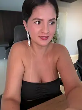 Carolina Novoa online show from December 2025 06:58:02 PM