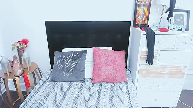 sweetMariina online show from April 2026 06:53:02 AM