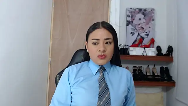 Snapshot of ReyleDoll chatting on January 2025 07:15:01 PM ReyleDoll online show from January 2025 07:15:01 PM