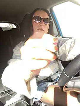 Snapshot of Chic_desire chatting on February 2026 12:07:01 PM Chic desire online show from February 2026 12:07:01 PM