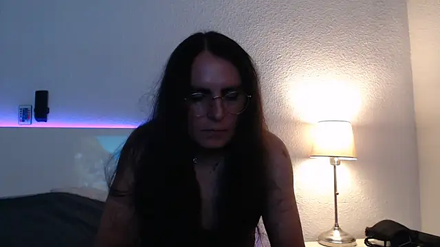 Snapshot of Chic_desire chatting on June 2026 10:32:02 PM Chic desire online show from June 2026 10:32:02 PM