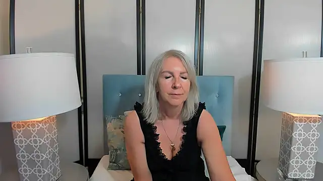 Snapshot of EricaTop chatting on June 2026 08:17:01 PM EricaTop online show from June 2026 08:17:01 PM
