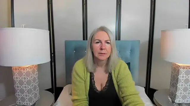 Snapshot of EricaTop chatting on February 2026 06:29:01 PM EricaTop online show from February 2026 06:29:01 PM