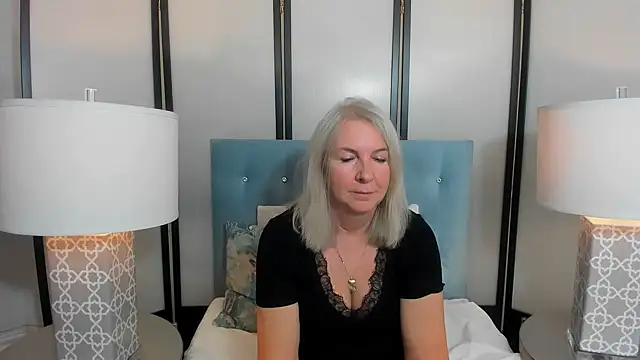 Snapshot of EricaTop chatting on October 2025 04:08:02 PM EricaTop online show from October 2025 04:08:02 PM