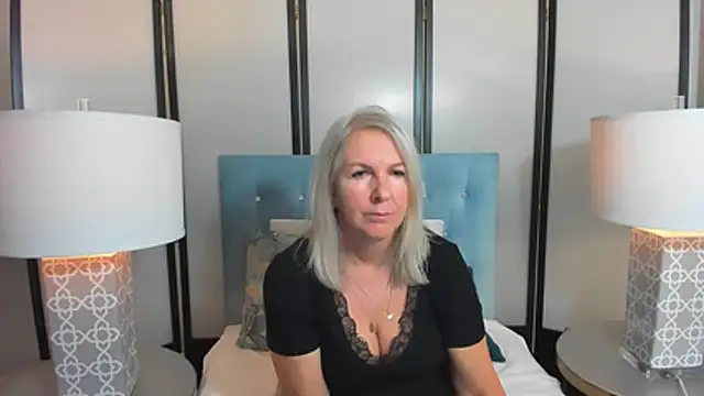 Snapshot of EricaTop chatting on November 2025 04:54:01 PM EricaTop online show from November 2025 04:54:01 PM