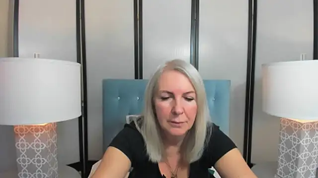 Snapshot of EricaTop chatting on November 2025 05:13:02 PM EricaTop online show from November 2025 05:13:02 PM