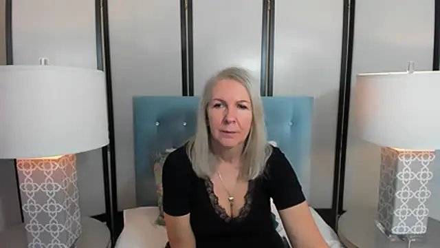 Snapshot of EricaTop chatting on December 2025 09:29:01 PM EricaTop online show from December 2025 09:29:01 PM