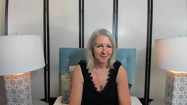 Snapshot of EricaTop chatting on June 2026 05:01:02 AM EricaTop online show from June 2026 05:01:02 AM