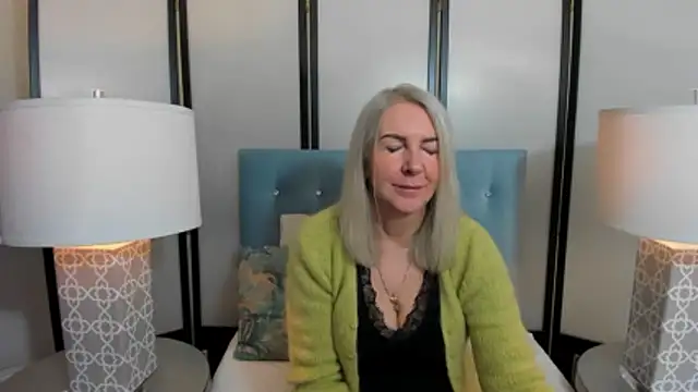 Snapshot of EricaTop chatting on January 2026 06:09:01 AM EricaTop online show from January 2026 06:09:01 AM