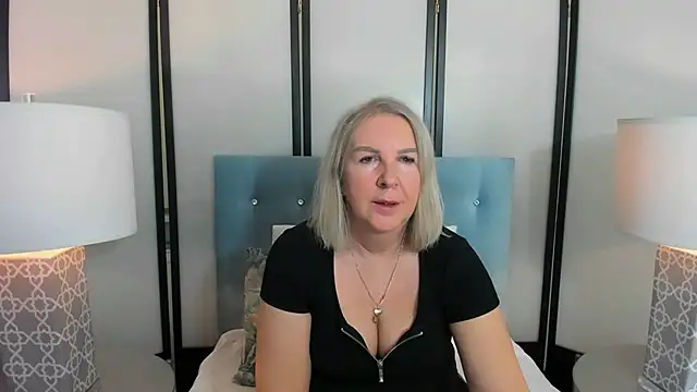 Snapshot of EricaTop chatting on January 2025 05:00:02 PM EricaTop online show from January 2025 05:00:02 PM