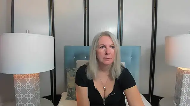 Snapshot of EricaTop chatting on November 2025 05:56:01 AM EricaTop online show from November 2025 05:56:01 AM