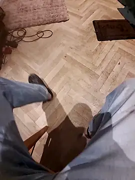 realeasy1 online show from December 2025 02:22:02 AM