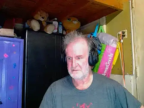 Snapshot of Sweet_Sexy1963 chatting on February 2025 11:04:01 PM Sweet Sexy1963 online show from February 2025 11:04:01 PM