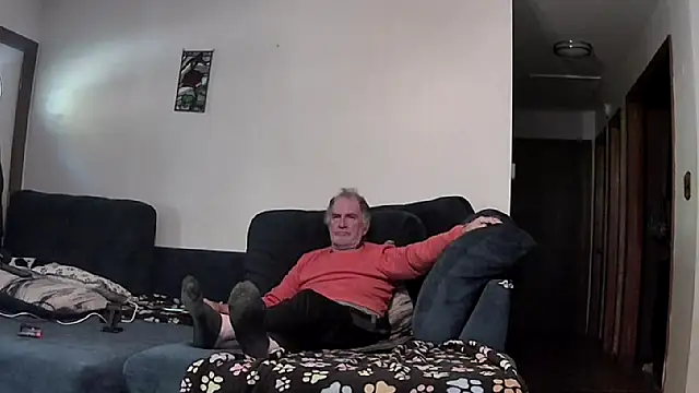 Snapshot of Sweet_Sexy1963 chatting on October 2025 02:17:02 PM Sweet Sexy1963 online show from October 2025 02:17:02 PM