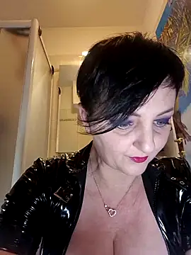 lucillabollente online show from March 2026 05:22:01 AM