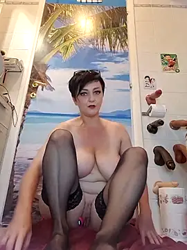 lucillabollente online show from June 2026 04:28:01 AM