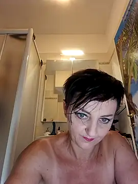 lucillabollente online show from July 2026 04:32:02 AM