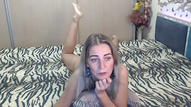 Snapshot of MirabelaSweet chatting on October 2025 04:58:01 AM MirabelaSweet online show from October 2025 04:58:01 AM