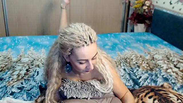 Snapshot of MirabelaSweet chatting on March 2025 09:30:01 AM MirabelaSweet online show from March 2025 09:30:01 AM