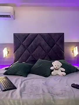 Zafira Alabi online show from April 2026 06:21:01 PM