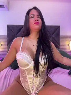 Zafira Alabi online show from April 2026 04:11:02 PM