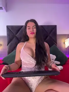 Zafira Alabi online show from June 2026 03:39:02 PM