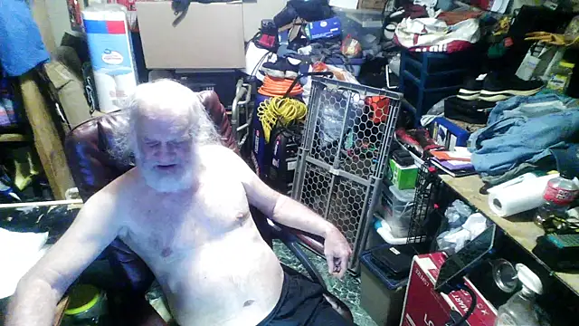 Snapshot of russtee chatting on May 2026 08:29:02 PM russtee online show from May 2026 08:29:02 PM