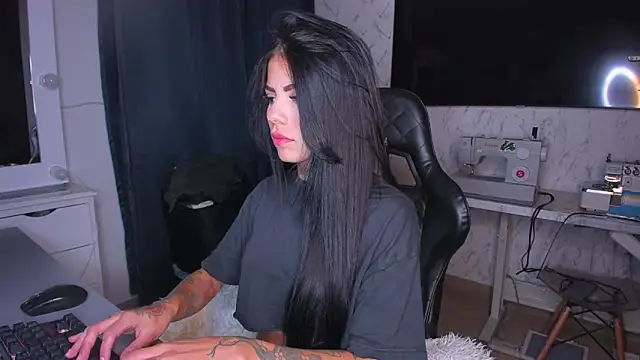 Snapshot of Lisegg_ chatting on February 2025 04:58:01 PM Lisegg online show from February 2025 04:58:01 PM