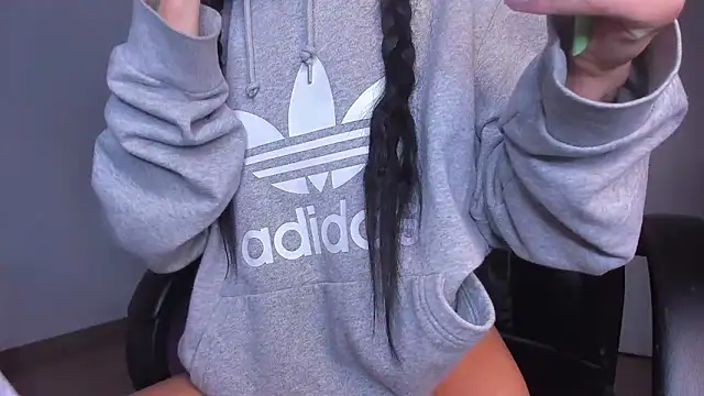 Lisegg  online show from December 2025 10:25:01 AM