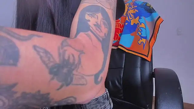 Lisegg  online show from February 2026 10:18:02 PM