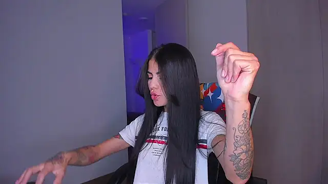 Lisegg  online show from December 2025 12:32:02 PM