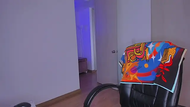 Lisegg  online show from January 2026 06:33:01 PM