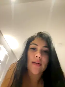 Snapshot of adrianalobo chatting on October 2025 01:39:01 AM adrianalobo online show from October 2025 01:39:01 AM