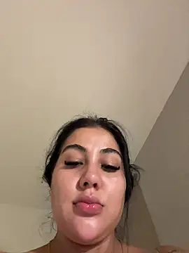 adrianalobo online show from December 2025 11:53:01 AM