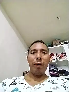 Snapshot of desnudo_Sexoxo chatting on June 2026 06:17:01 PM desnudo Sexoxo online show from June 2026 06:17:01 PM