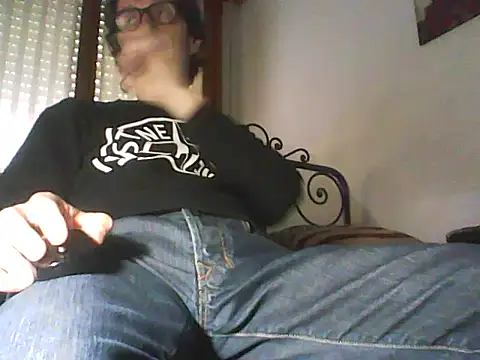 Snapshot of Moro_ra chatting on May 2026 11:35:01 AM Moro ra online show from May 2026 11:35:01 AM