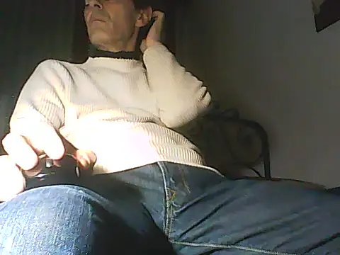 Snapshot of Moro_ra chatting on April 2026 05:58:02 PM Moro ra online show from April 2026 05:58:02 PM