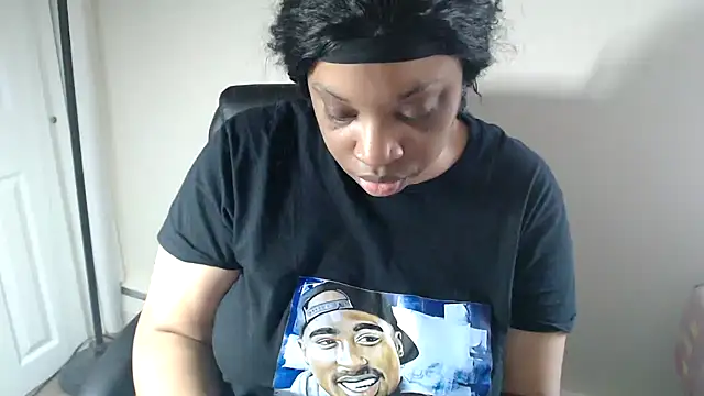 Sexymona1218 online show from April 2026 07:18:01 PM