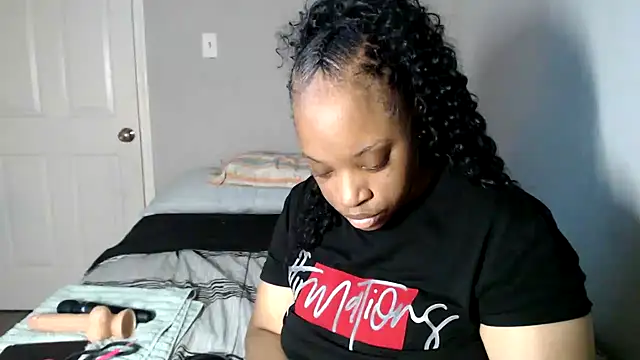 Snapshot of Sexymona1218 chatting on November 2025 05:52:01 AM Sexymona1218 online show from November 2025 05:52:01 AM