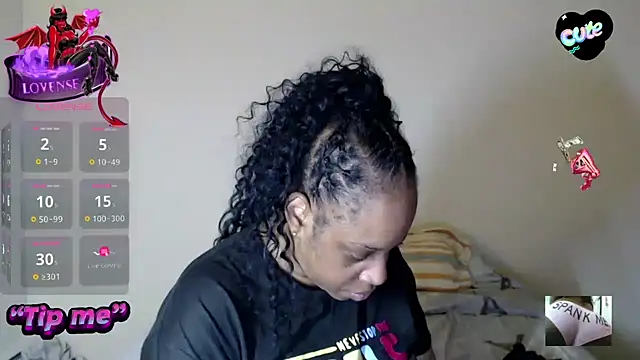 Snapshot of Sexymona1218 chatting on December 2025 11:26:02 PM Sexymona1218 online show from December 2025 11:26:02 PM