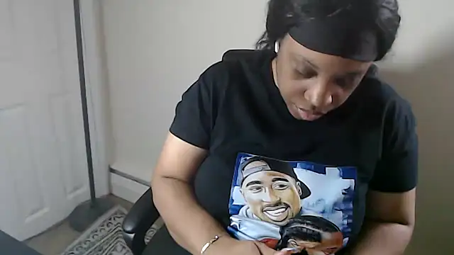 Sexymona1218 online show from March 2026 06:02:02 PM