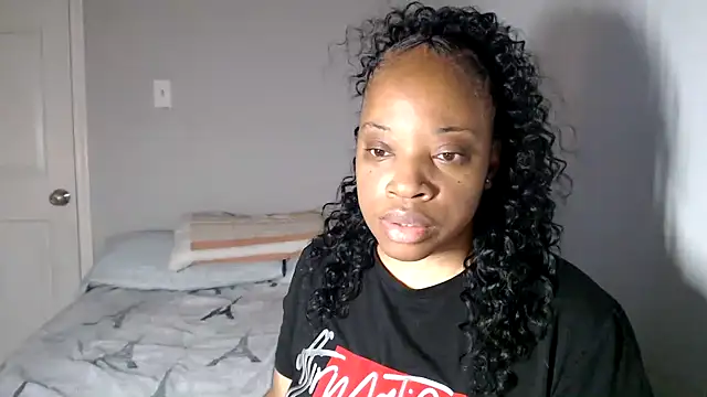 Snapshot of Sexymona1218 chatting on November 2025 05:22:01 AM Sexymona1218 online show from November 2025 05:22:01 AM