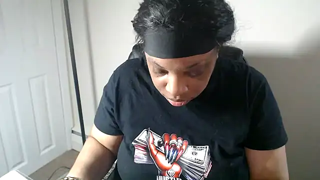 Sexymona1218 online show from May 2026 01:43:02 PM