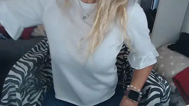 Snapshot of jessica_hot76 chatting on October 2025 03:35:02 PM jessica hot76 online show from October 2025 03:35:02 PM