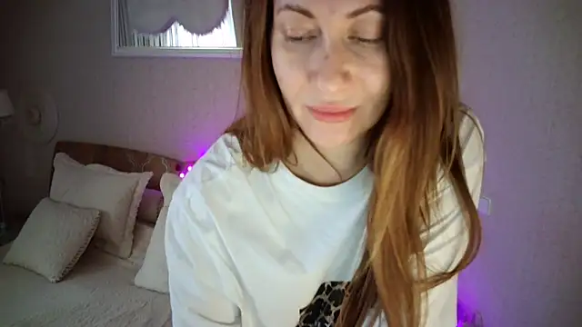 Luna Hoty online show from March 2025 07:33:02 AM