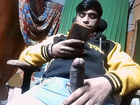 Snapshot of desiboy1101 chatting on January 2025 03:34:02 AM desiboy1101 online show from January 2025 03:34:02 AM
