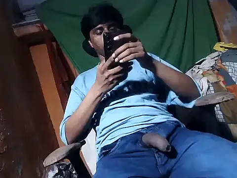 Snapshot of desiboy1101 chatting on May 2026 01:50:01 PM desiboy1101 online show from May 2026 01:50:01 PM