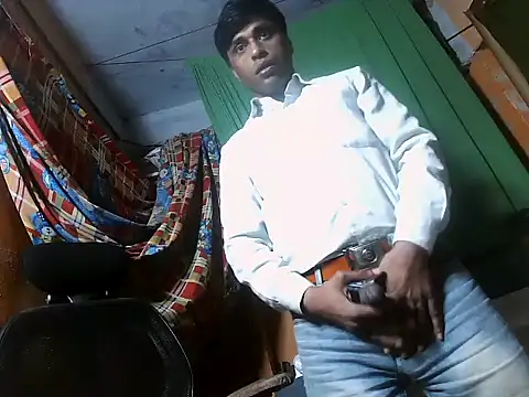 Snapshot of desiboy1101 chatting on February 2025 03:31:02 AM desiboy1101 online show from February 2025 03:31:02 AM